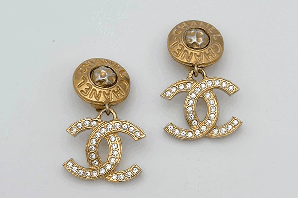 tuile-boucles-oreilles-chanel prières fêtes juives