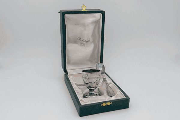 tuile-coquetier-et-cuillere-en-argent-christofle prières fêtes juives torah