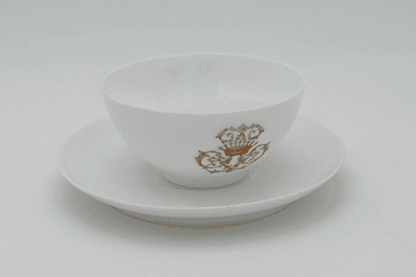 tuile-tasse-en-porcelaine-avec-armoirie prières fêtes juives torah
